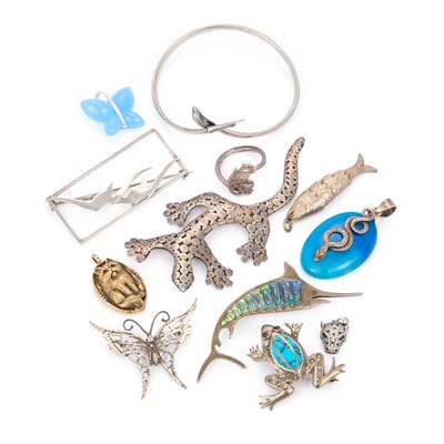Lot 693 - A GROUP OF ANIMAL JEWELLERY