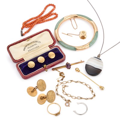 Lot 742 - A COLLECTION OF GOLD, SILVER AND COSTUME JEWELLERY