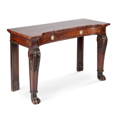 Lot 352 - A FINE EARLY 19TH CENTURY MAHOGANY SERVING TABLE