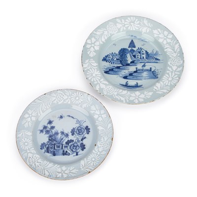 Lot 103 - TWO 18TH CENTURY DELFT 'BIANCO SOPRA BIANCO' PLATES