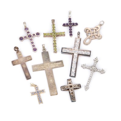 Lot 748 - A GROUP OF CROSS PENDANTS