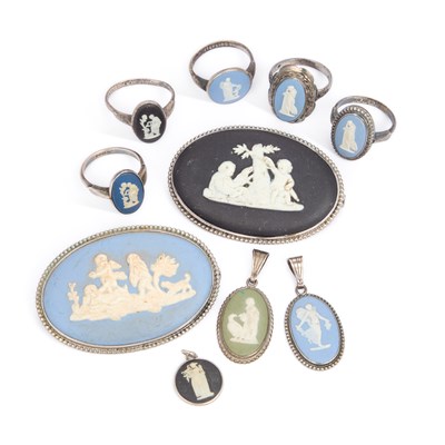 Lot 645 - A GROUP OF WEDGWOOD JASPERWARE JEWELLERY