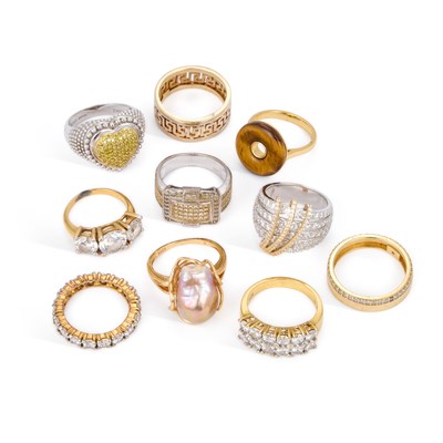 Lot 728 - A GROUP OF GEM-SET RINGS