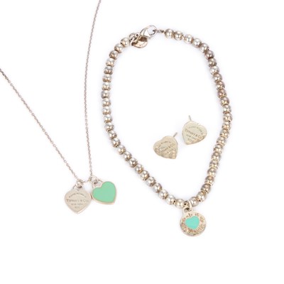 Lot 758 - TIFFANY & CO., A GROUP OF SILVER JEWELLERY