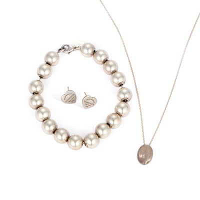 Lot 746 - TIFFANY & CO., A GROUP OF SILVER JEWELLERY