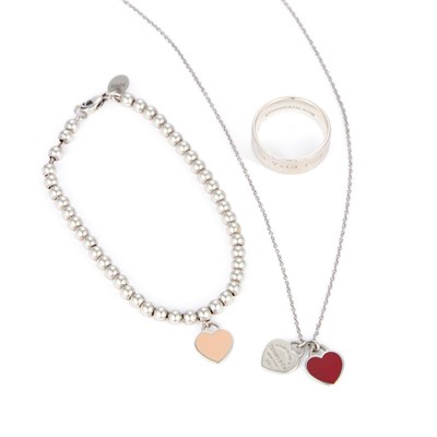 Lot 732 - TIFFANY & CO., A GROUP OF SILVER JEWELLERY