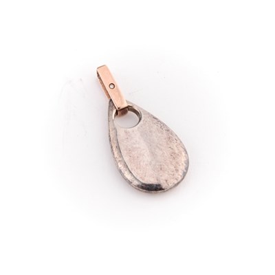 Lot 754 - A CLOGAU CARIAD PENDANT