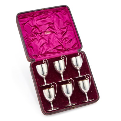 Lot 473 - A SET OF SIX VICTORIAN SILVER TOT CUPS