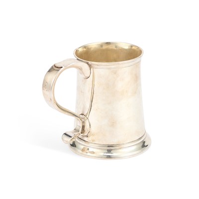 Lot 239 - A LARGE GEORGE II SILVER MUG
