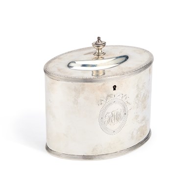 Lot 203 - A GEORGE III SILVER TEA CADDY
