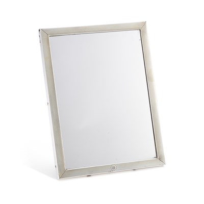 Lot 160 - A GEORGE V SILVER-FRAMED MIRROR
