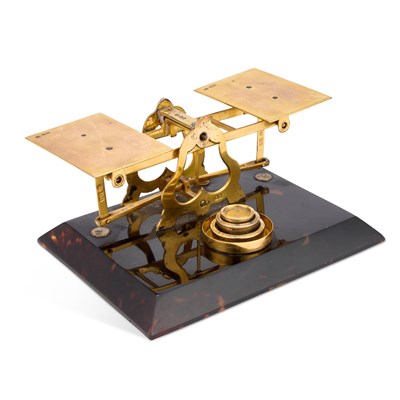 Lot 395 - A FINE SET OF GEORGE V SILVER-GILT AND TORTOISESHELL POSTAL SCALES