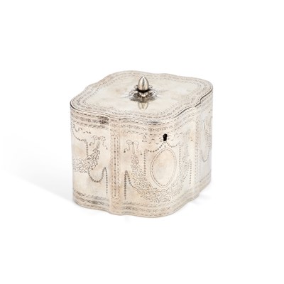 Lot 224 - A GEORGE III SILVER TEA CADDY