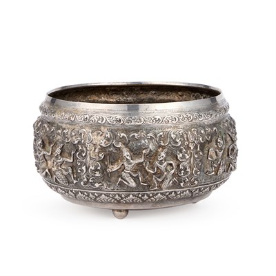 Lot 87 - A LARGE THAI SILVER BOWL