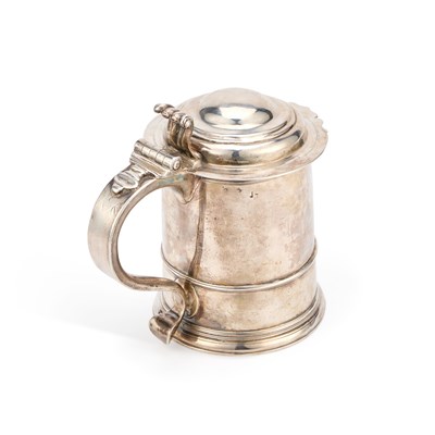 Lot 247 - A QUEEN ANNE BRITANNIA STANDARD SILVER TANKARD