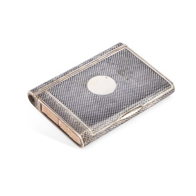 Lot 101 - A 19TH CENTURY FRENCH SILVER AND NIELLO COMBINATION CIGARETTE AND VESTA CASE