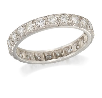 Lot 1735 - A DIAMOND ETERNITY RING