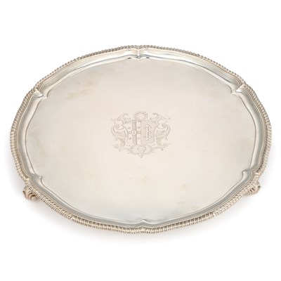Lot 526 - A GEORGE III SILVER SALVER
