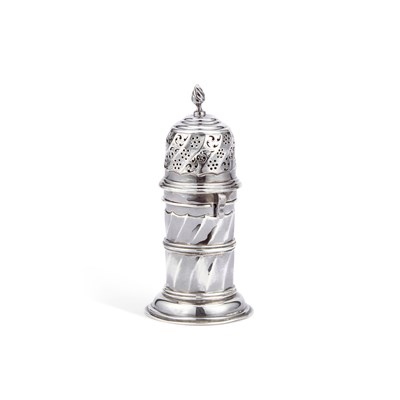 Lot 357 - AN EDWARDIAN SILVER SUGAR CASTER