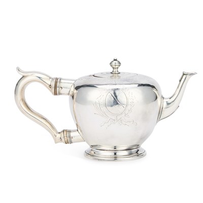 Lot 228 - A GEORGE II SILVER TEAPOT
