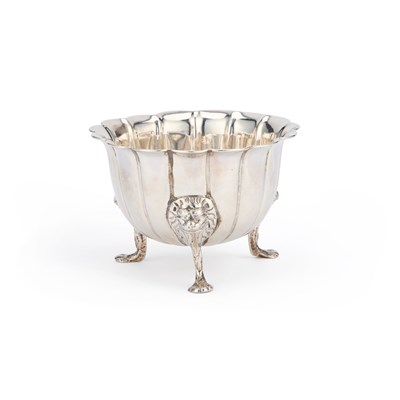 Lot 287 - A GEORGE II IRISH SILVER SUGAR BOWL