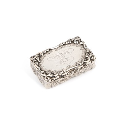 Lot 193 - A VICTORIAN SILVER SNUFF BOX
