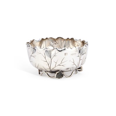 Lot 458 - A VICTORIAN AESTHETIC MOVEMENT SILVER BOWL
