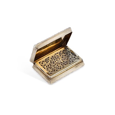 Lot 191 - A GEORGE IV SILVER VINAIGRETTE