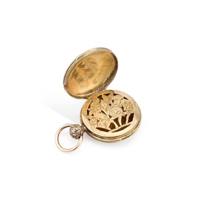 Lot 210 - A GEORGE III SILVER-GILT VINAIGRETTE