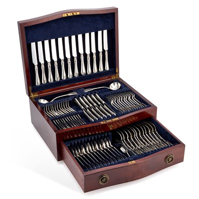 Lot 479 - A VICTORIAN SILVER CANTEEN OF FIDDLE PATTERN FLATWARE