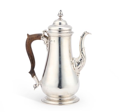 Lot 559 - A GEORGE II SILVER COFFEE POT