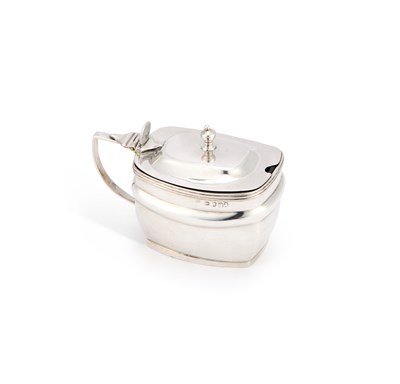 Lot 225 - A GEORGE III SILVER MUSTARD POT