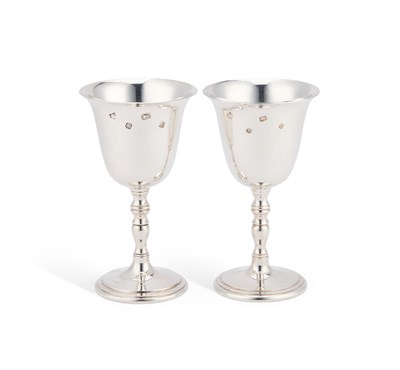 Lot 162 - A PAIR OF ELIZABETH II SILVER GOBLETS
