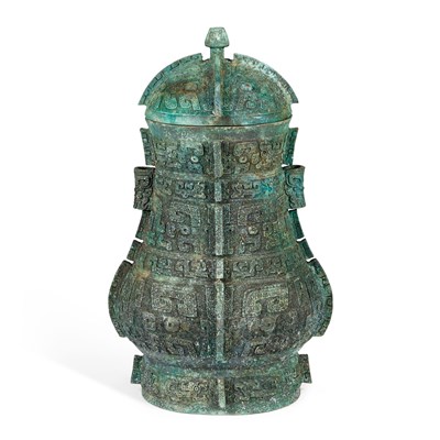Lot 68 - A LARGE CHINESE BRONZE VESSEL