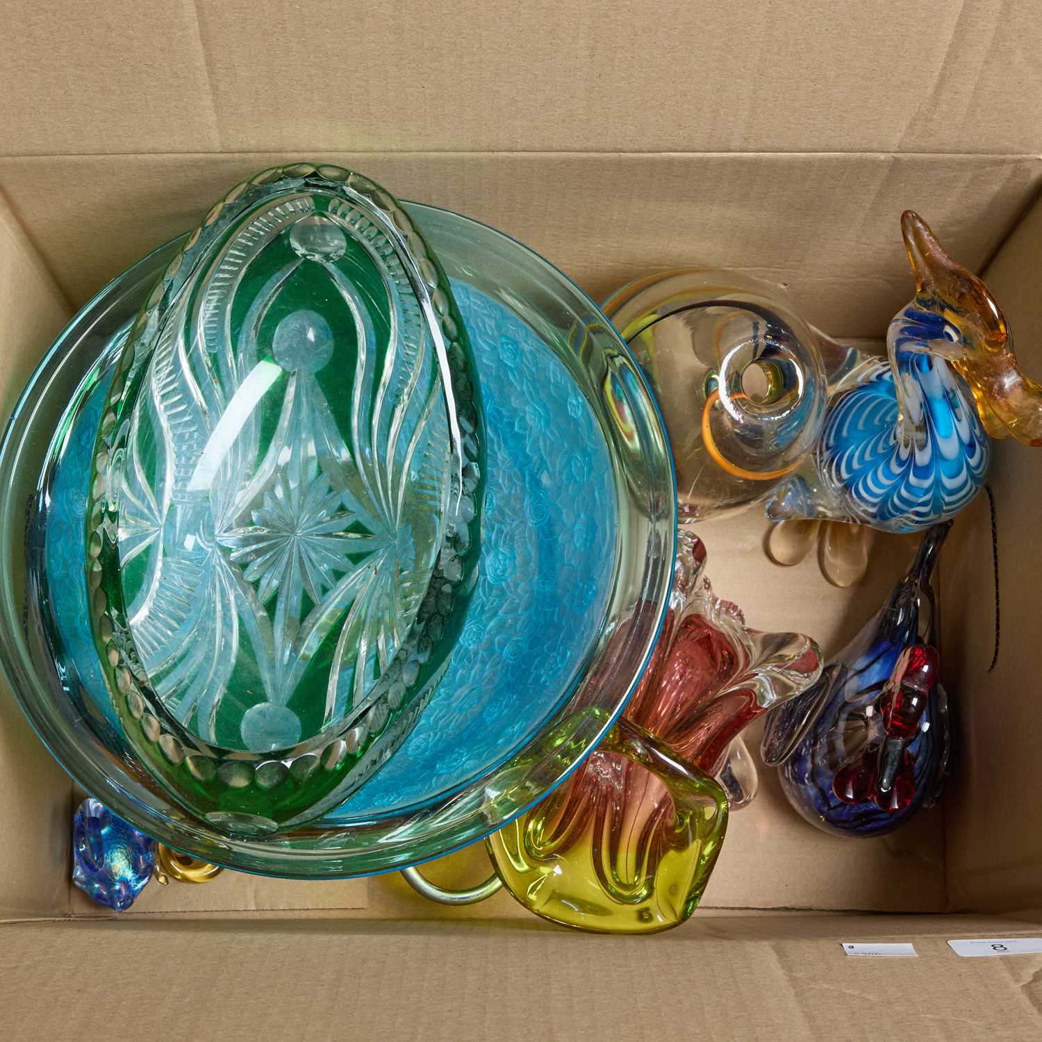Lot 8 - A BOX OF ART GLASS