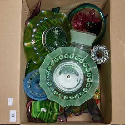 Lot 17 - A BOX OF GLASS