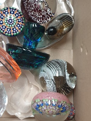 Lot 36 - A BOX OF GLASS PAPERWEIGHTS