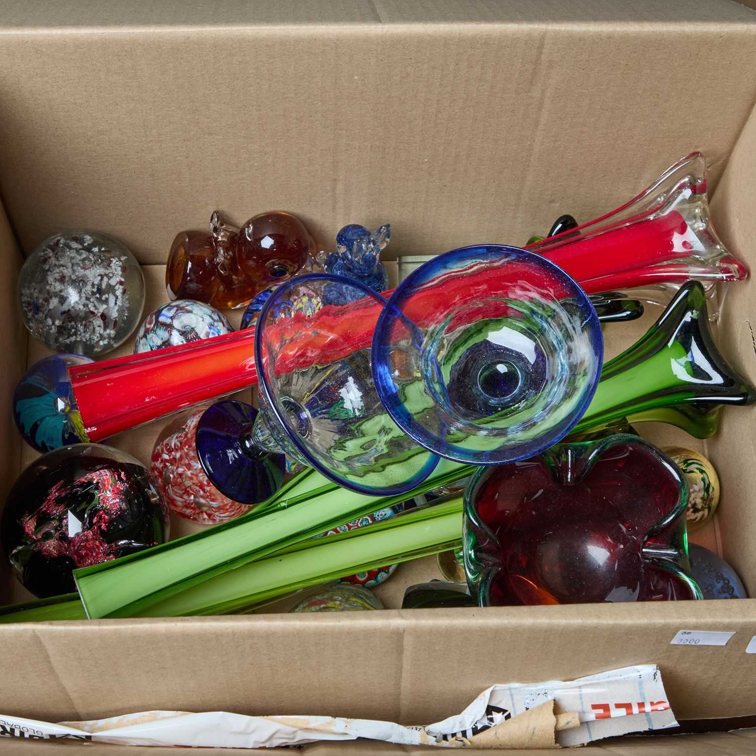 Lot 38 - A BOX OF PAPERWEIGHTS AND OTHER GLASS