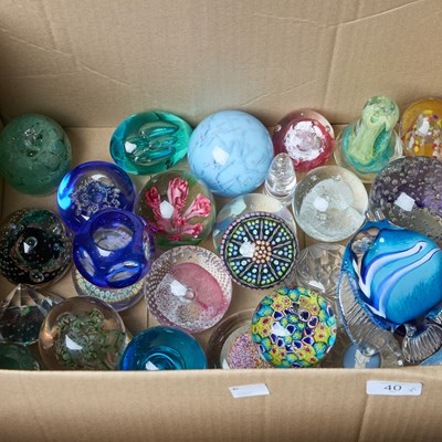 Lot 40 - A BOX OF GLASS PAPERWEIGHTS AND A BOX OF GLASS