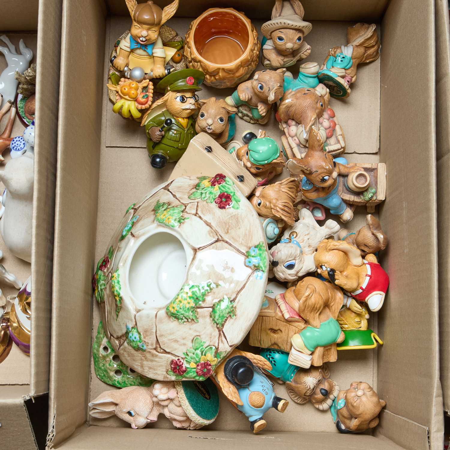 Lot 51 - A BOX OF PENDELFIN AND OTHER CERAMICS