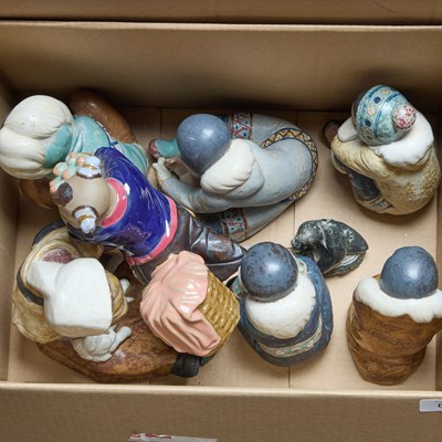 Lot 69 - A BOX OF LLADRO AND OTHER FIGURES