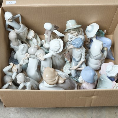 Lot 72 - A BOX OF LLADRO AND OTHER FIGURES