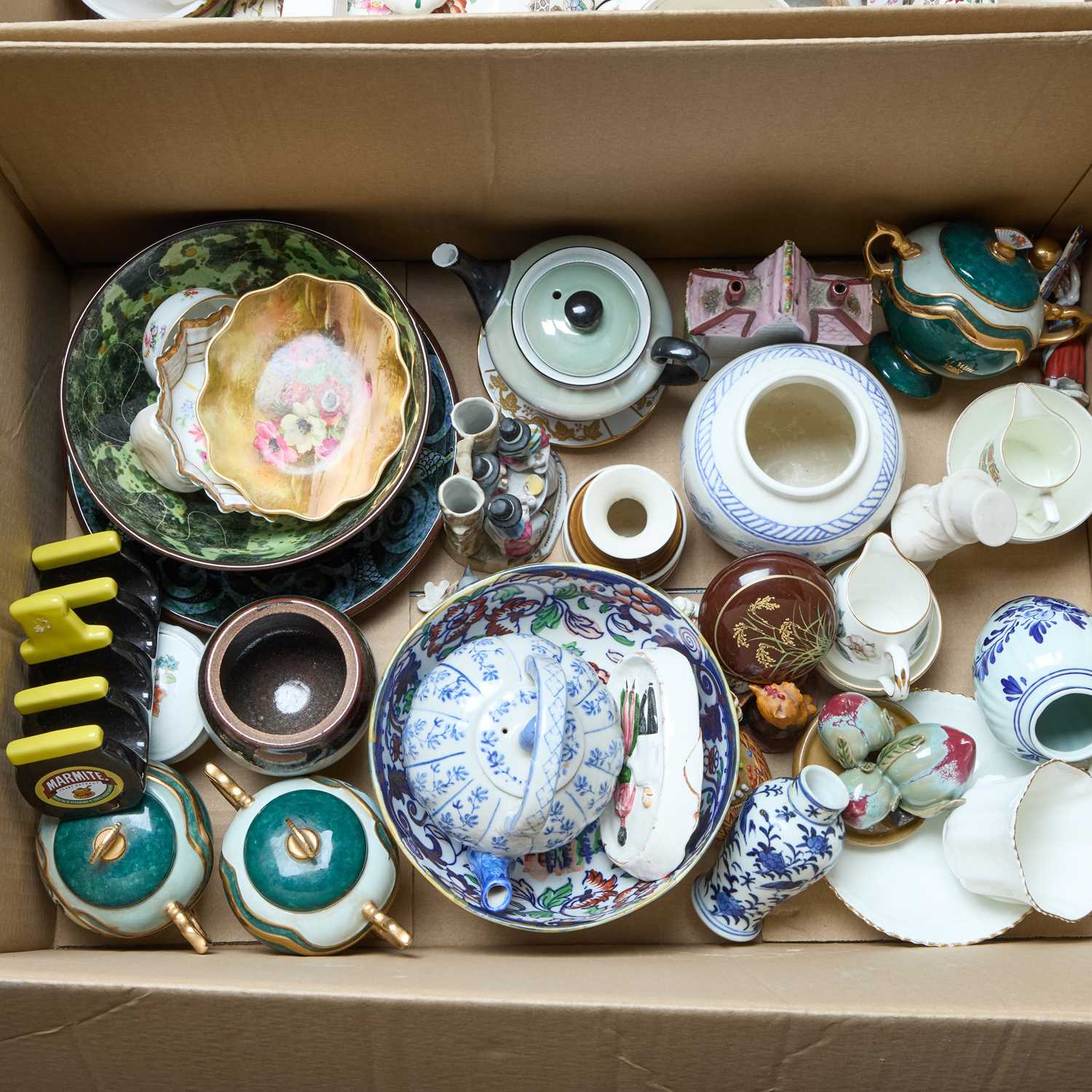 Lot 94 - TWO BOXES OF CERAMICS