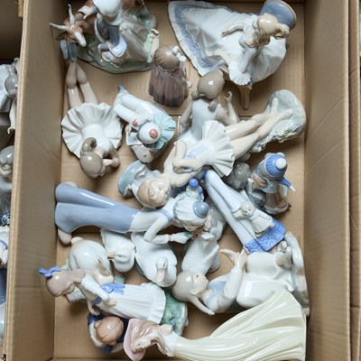Lot 135 - A BOX OF NAO AND OTHER FIGURES