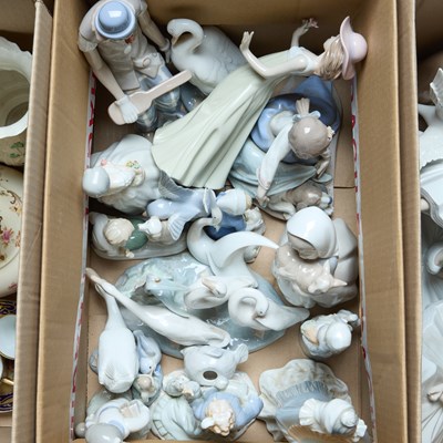 Lot 137 - A BOX OF FIGURES