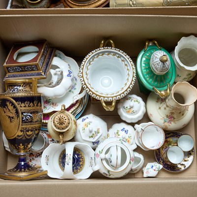 Lot 138 - A BOX OF CERAMICS