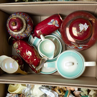 Lot 166 - A BOX OF CERAMICS INCLUDING CROWN DEVON