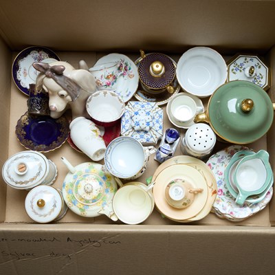 Lot 170 - A BOX OF CERAMICS