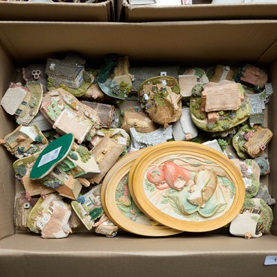 Lot 175 - A BOX OF LILLIPUT LANE MODELS