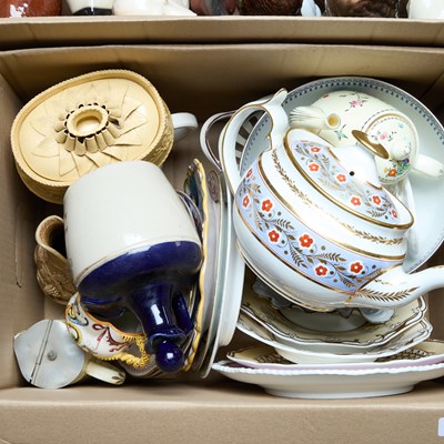 Lot 177 - A BOX OF CERAMICS